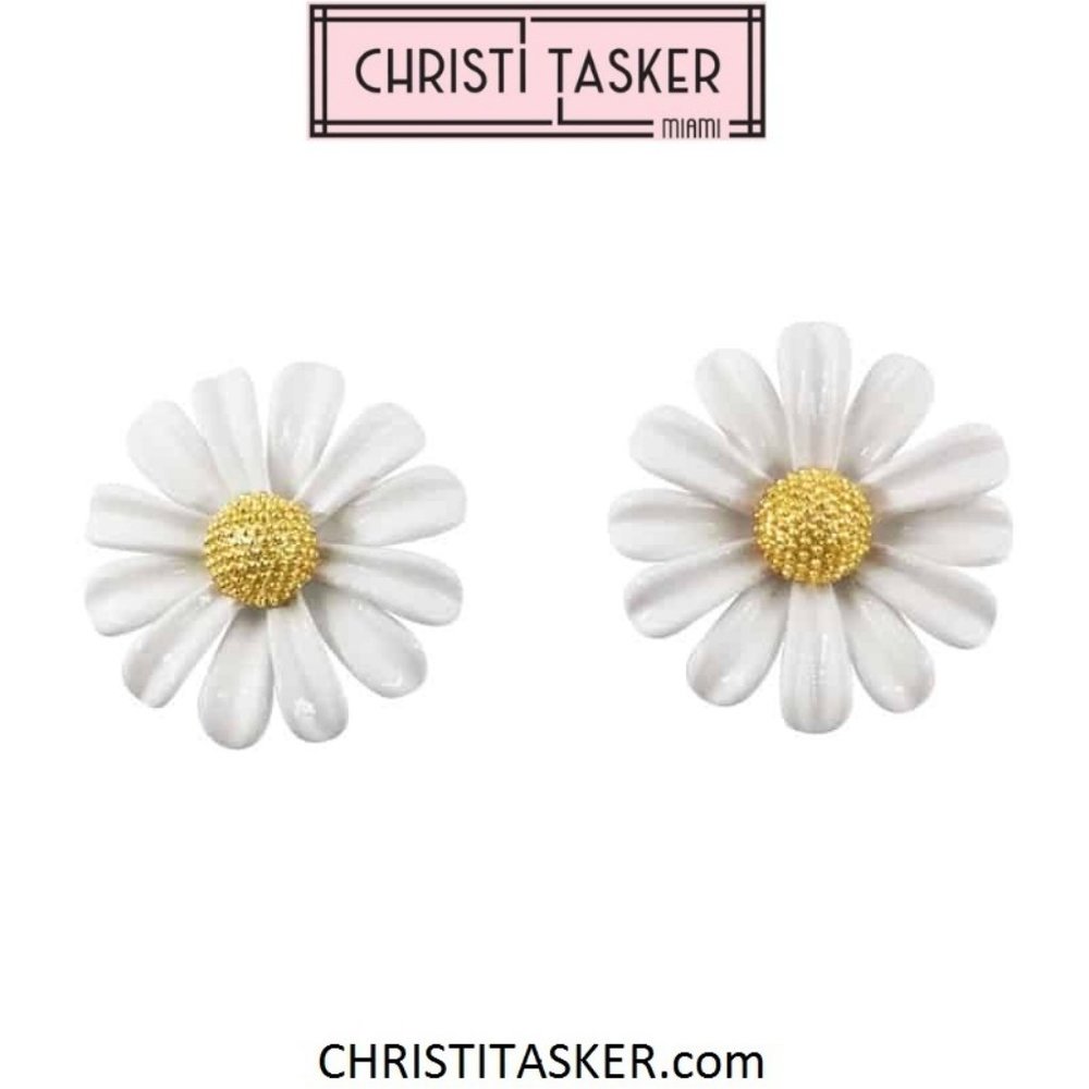 Beautiful Dollop-a-Daisy Flower Petal Stud Earring